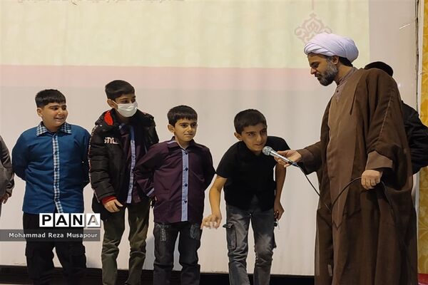‌مراسم دهه بصیرت ویژه دانش‌آموزان پسر در سالن شهید‌طحانی ملارد