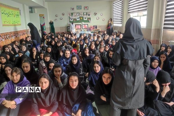 برگزاری طرح لاله‌های روشن در هنرستان دخترانه پردیس