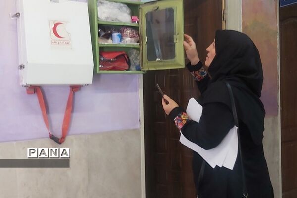 بازدید مراقبان سلامت از مدارس ناحیه یک شهرری
