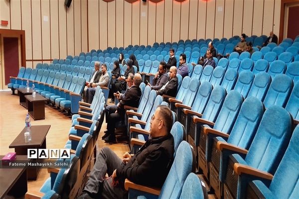 جلسه توجیهی مسئولان با خبرنگاران در راستای انتخابات