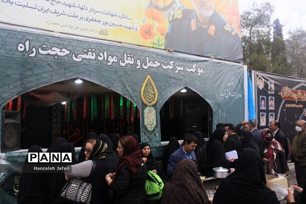 حال و هوای گلزار شهدا کرمان در چهارمین سالگرد شهادت حاج قاسم سلیمانی