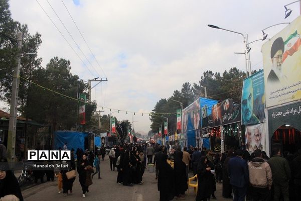 حال و هوای گلزار شهدا کرمان در چهارمین سالگرد شهادت حاج قاسم سلیمانی