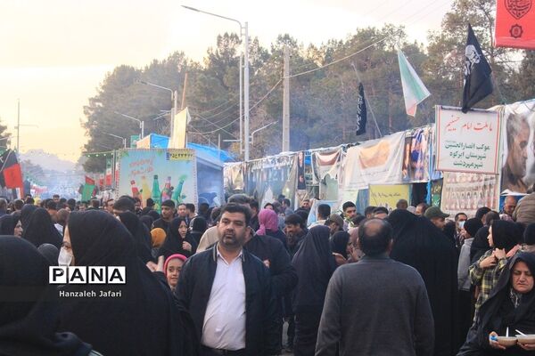 حال و هوای گلزار شهدا کرمان در چهارمین سالگرد شهادت حاج قاسم سلیمانی
