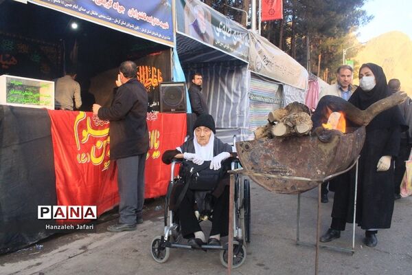 حال و هوای گلزار شهدا کرمان در چهارمین سالگرد شهادت حاج قاسم سلیمانی