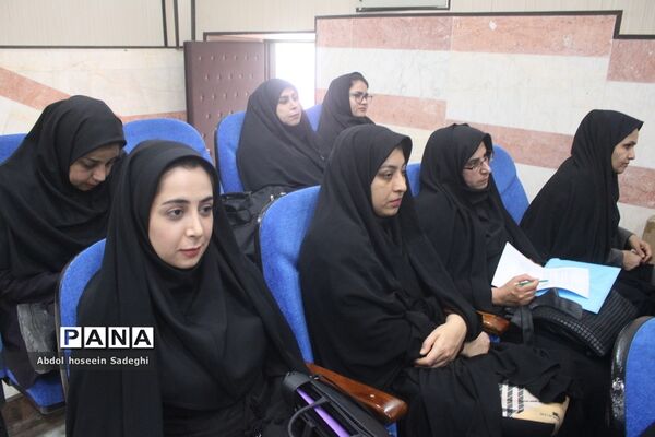 تجلیل از جهادگران عرصه سوادآموزی اداره کل آموزش و  پرورش استان بوشهر