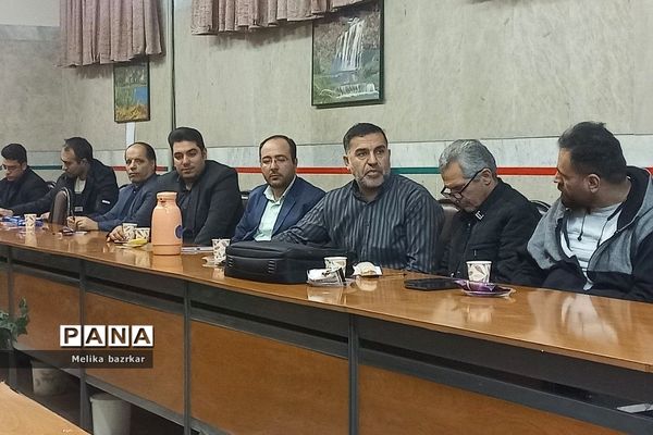 برگزاری جلسه مشاوران در دبستان موجانی ناحیه دو شهرری