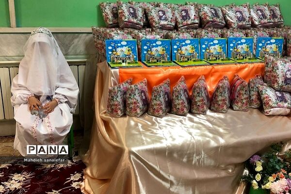 جشن تکلیف در دبستان راهیان نور ناحیه دو شهرری