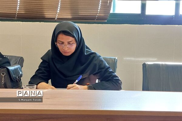 جلسه مسئولان سازمان‌های دانش‌آموزی مناطق 59 گانه فارس