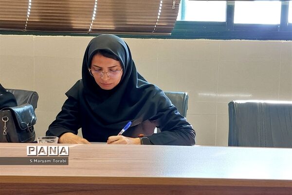 جلسه مسئولان سازمان‌های دانش‌آموزی مناطق 59 گانه فارس