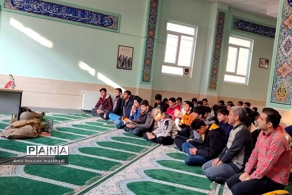 همایش بصیرتی شهادت حاج قاسم  سلیمانی در دبیرستان ابن‌سینا رودهن