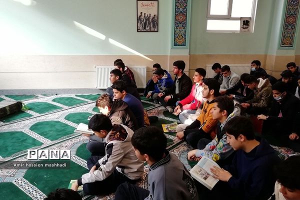 همایش بصیرتی شهادت حاج قاسم  سلیمانی در دبیرستان ابن‌سینا رودهن