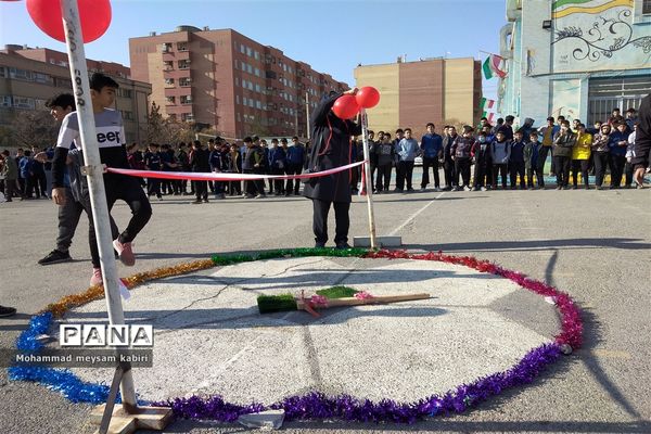 آیین کلنگ زنی زمین چمن مصنوعی دبیرستان سرآمد ناصر مشهد