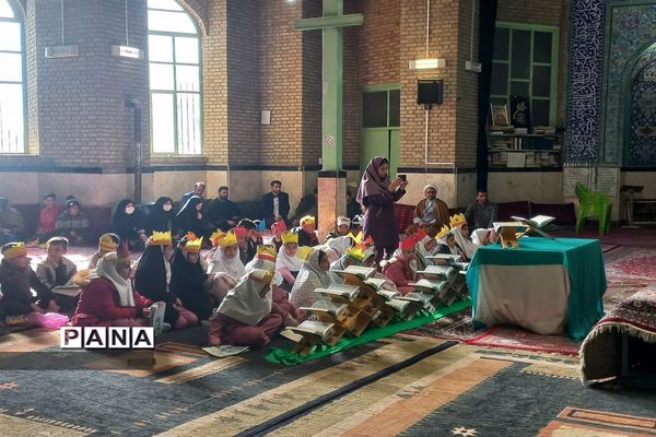 جشن طرح ۳۳ روزه قرآن کریم دانش‌آموزان منطقه سربند