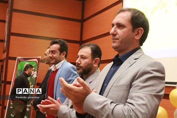 تجلیل و تقدیر از قهرمانان و مدال آوران عرصه ورزشی در سالن سجادیه بهارستان دو