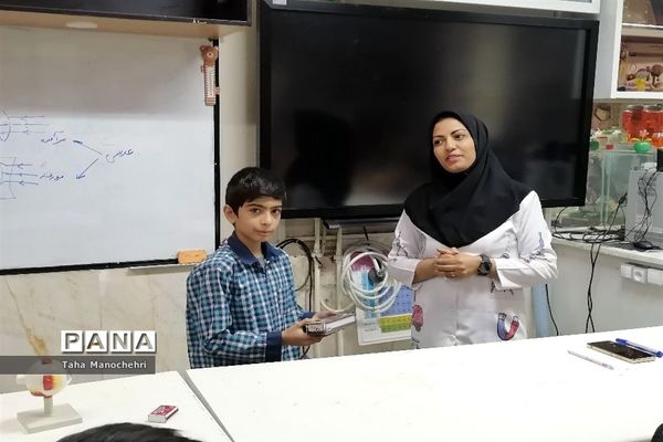 اردوی علمی دانش‌آموزان آموزشگاه علامه‌طباطبایی به پژوهشسرای خواجه نصیر شهرستان پیشوا