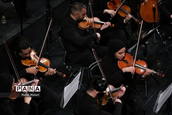 رونمایی از سمفونی «به قدقامت یاران»