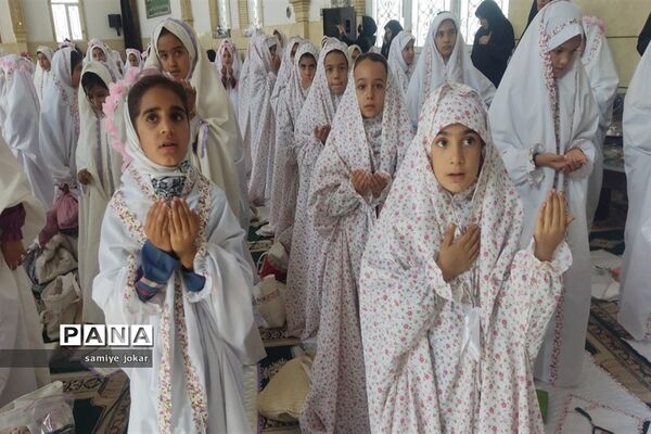 جشن عبادت دانش‌آموزان دختر شهرستان سروستان