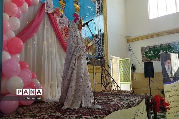 جشن عبادت دانش‌آموزان دختر شهرستان سروستان