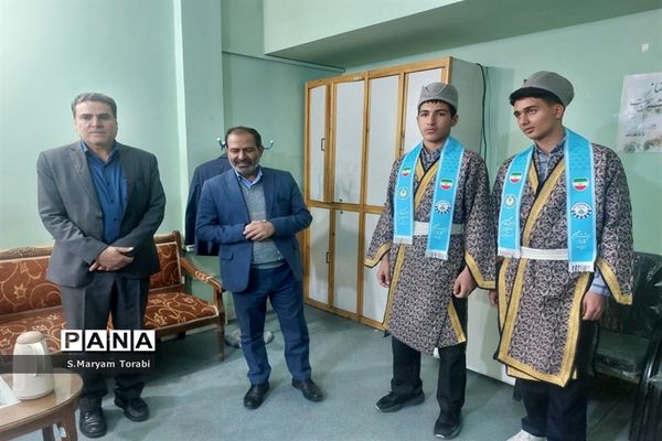 نکوداشت هفته گزینش توسط دانش‌آموزان پیشتاز سازمان دانش‌آموزی فارس