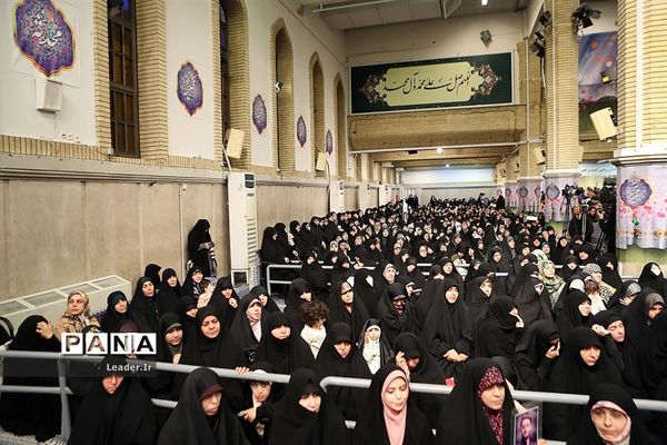 دیدار مداحان و شاعران اهل بیت‌(ع) با رهبر معظم انقلاب