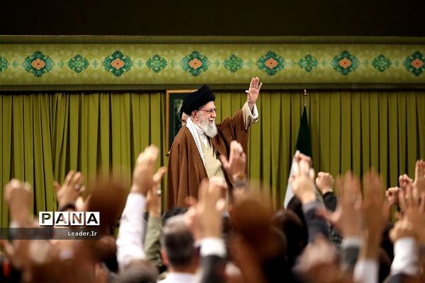دیدار مداحان و شاعران اهل بیت‌(ع) با رهبر معظم انقلاب