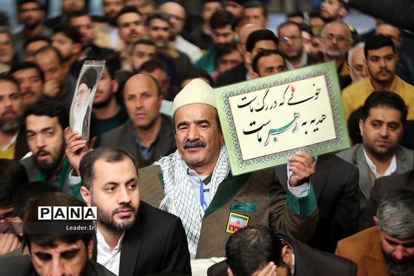 دیدار مداحان و شاعران اهل بیت‌(ع) با رهبر معظم انقلاب