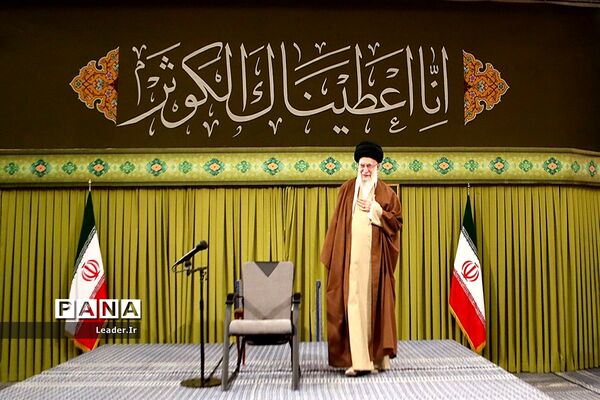 دیدار مداحان و شاعران اهل بیت‌(ع) با رهبر معظم انقلاب