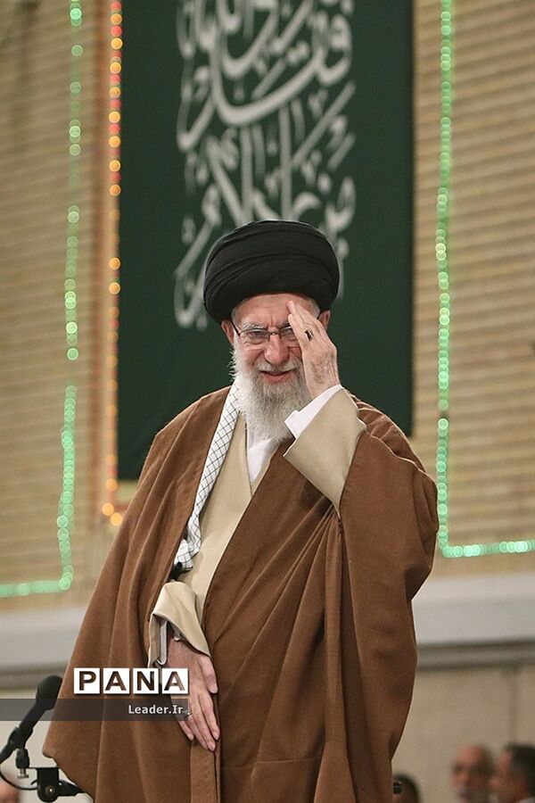 دیدار مداحان و شاعران اهل بیت‌(ع) با رهبر معظم انقلاب
