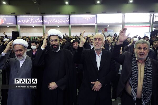 تشییع پیکر شهیده فائزه رحیمی در پردیس نسیبه دانشگاه فرهنگیان