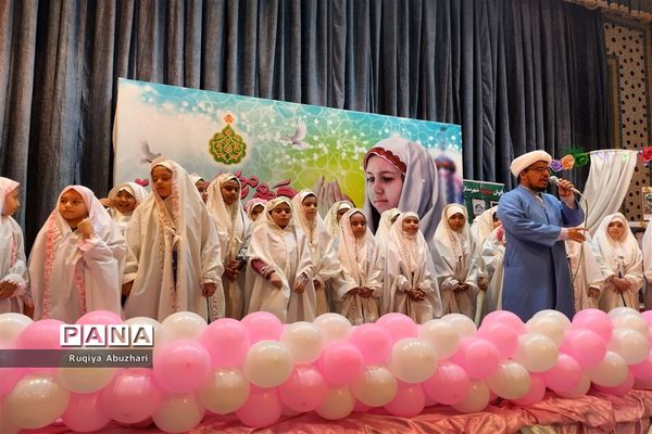 آغاز بهار بندگی و جشن تکلیف ۶۰۰ دانش‌آموز نومکلف دختر در مصای صفادشت