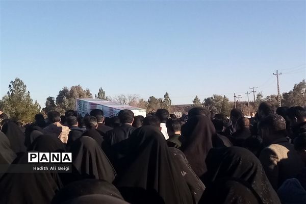 مراسم تشییع پیکر شهیده فاطمه میرزایی