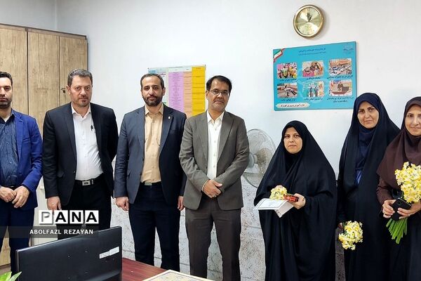 تقدیر از بانوان شاغل در اداره آموزش و پرورش کهریزک