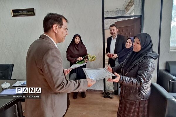 تقدیر از بانوان شاغل در اداره آموزش و پرورش کهریزک