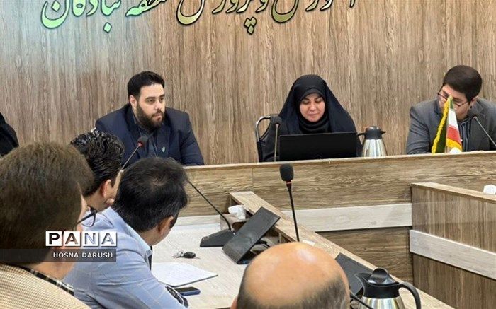 نقش معاون آموزشی به یک نقش نظارتی و راهبری تبدیل شده است