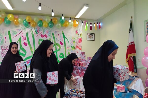 جشن میلاد حضرت زهرا(س) درآموزشگاه شاهد فاطمه الزهرا(س) شیراز