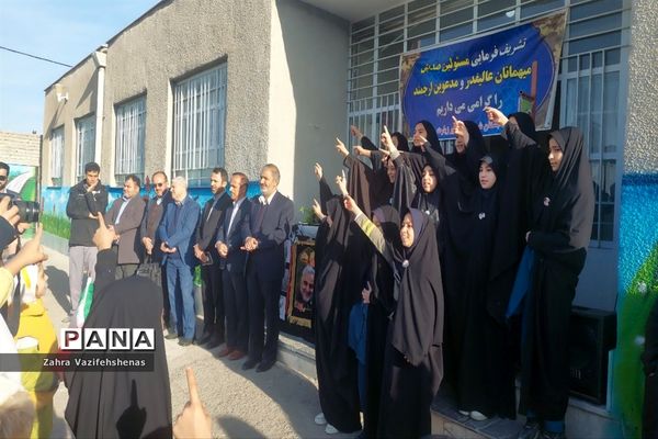 نواختن زنگ مقاومت و بصیرت در دبستان شهید خاکشور زیارت شهرستان شیروان
