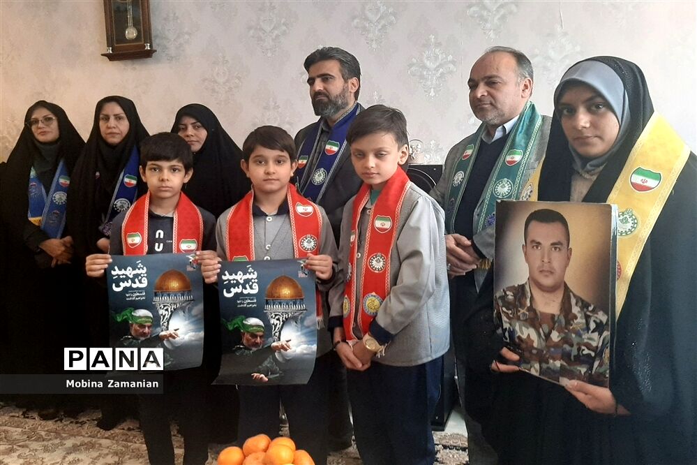 دیدار مسئولان پرورشی ناحیه شش مشهد مقدس با خانواده شهید مدافع حرم جاوید یوسفی