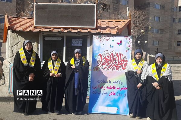 دیدار مسئولان پرورشی ناحیه شش مشهد مقدس با خانواده شهید مدافع حرم جاوید یوسفی