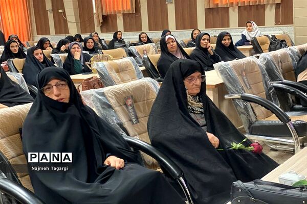 اجتماع بانوان فرهنگی به‌مناسبت ولادت حضرت زهرا(س) و تقارن با سالگرد شهادت سردار حاج قاسم سلیمانی