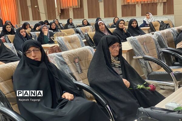 اجتماع بانوان فرهنگی به‌مناسبت ولادت حضرت زهرا(س) و تقارن با سالگرد شهادت سردار حاج قاسم سلیمانی