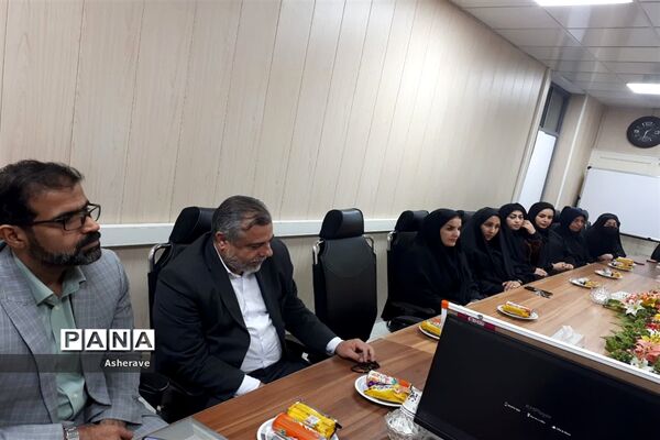تقدیر از بانوان شاغل در مدیریت آموزش و پرورش شهرستان شادگان به‌مناسبت سالروز میلاد حضرت فاطمه (س) و روز زن