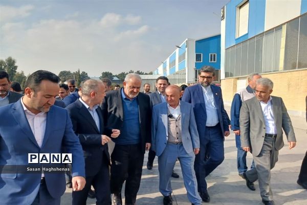 بازدید وزیر صنعت،معدن و تجارت از واحدهای صنعتی اسلامشهر