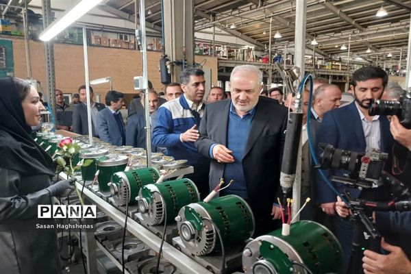 بازدید وزیر صنعت،معدن و تجارت از واحدهای صنعتی اسلامشهر