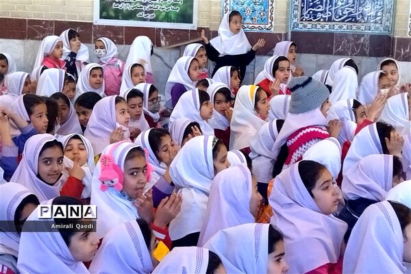 جشن میلاد حضرت زهرا(س) در دبستان های ناحیه 3 شیراز