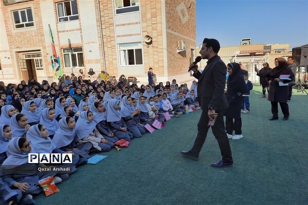 جشن میلاد حضرت زهرا(س) در دبستان های ناحیه 3 شیراز