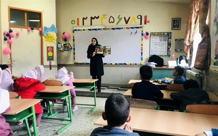 معلمان زن، جوانانی قوی و باانگیزه را تحویل جامعه می‌دهند