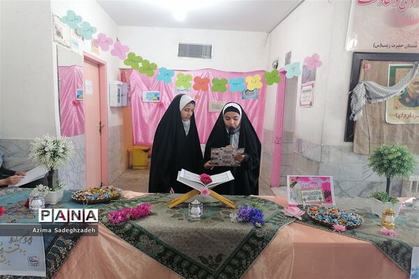 بزرگداشت سردار دل ها و جشن میلاد حضرت فاطمه(س) در دبستان حضرت زینب