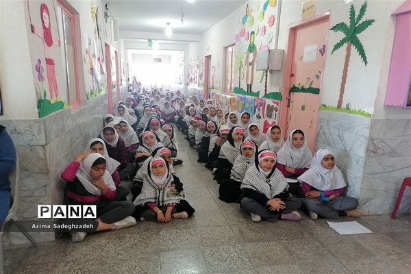 بزرگداشت سردار دل ها و جشن میلاد حضرت فاطمه(س) در دبستان حضرت زینب