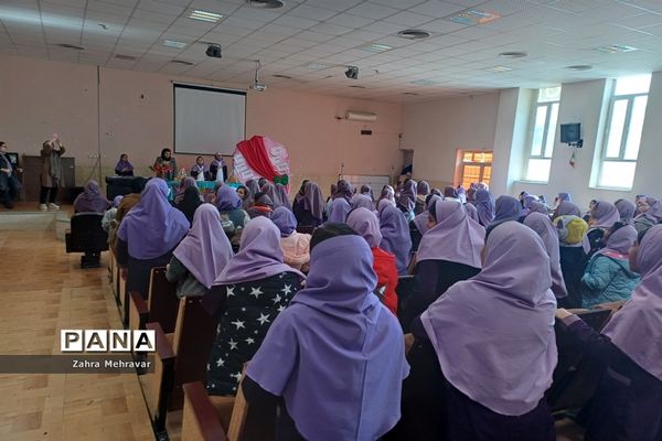 جشن میلاد حضرت زهرا(س) در دبستان معارف 6 ناحیه 3