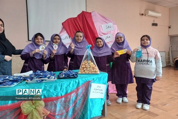 جشن میلاد حضرت زهرا(س) در دبستان معارف 6 ناحیه 3